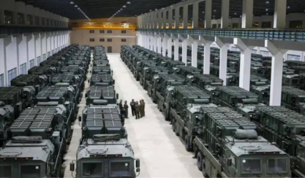 朝鲜用中国机床造导弹？美媒：金正恩大手一挥，25000名工人入俄