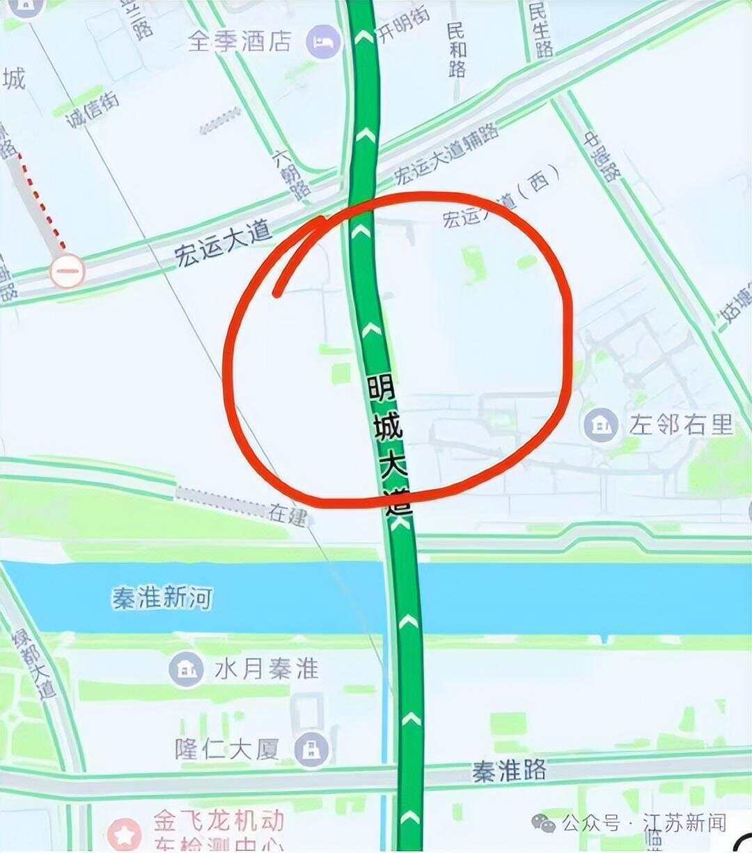 南京一大桥玻璃墙频现撞鸟事件 市民希望能贴上鸟类防撞贴纸
