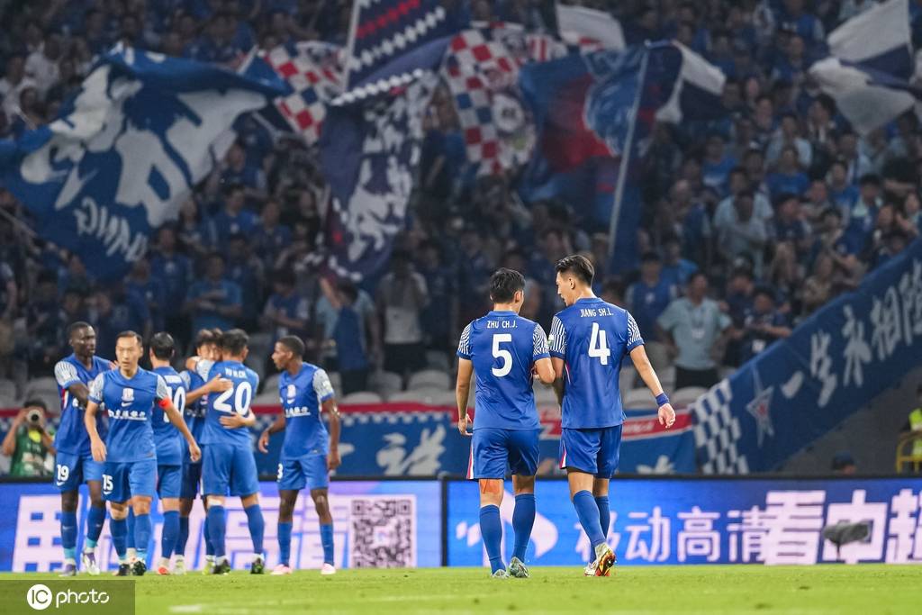 三度领先三度被扳平!中超-卡扎戴帽 申花3-3泰山落后榜首3分