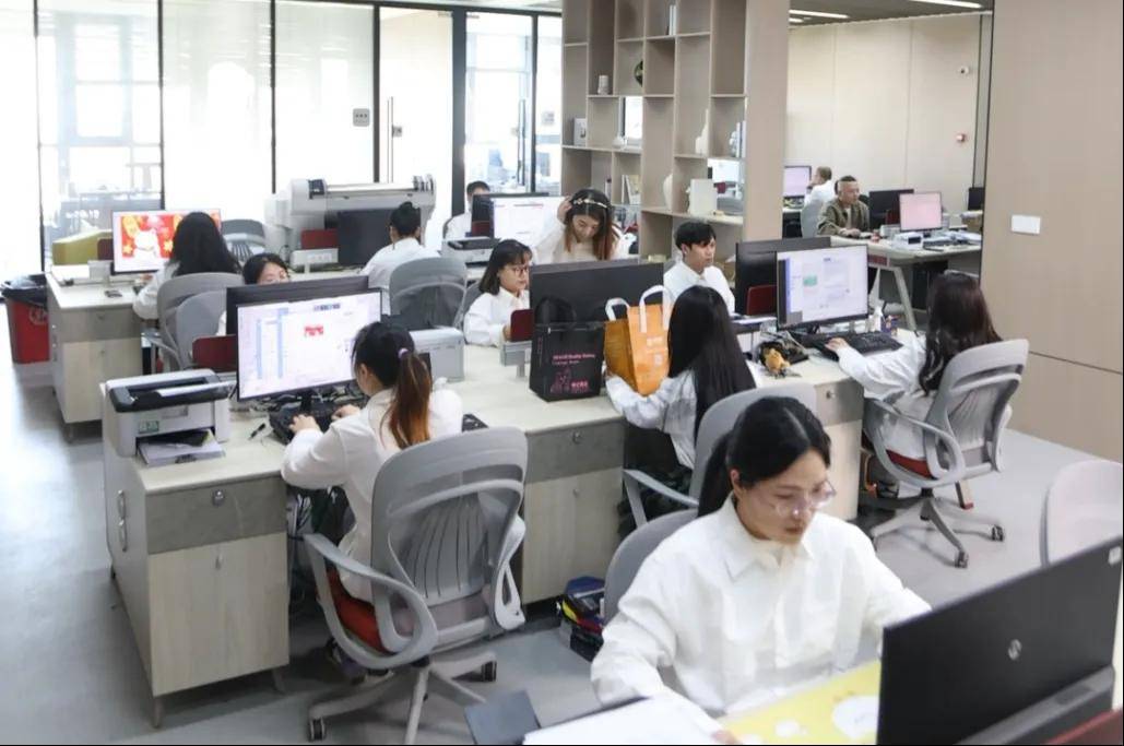 温州老板卖几毛钱小东西,从4人团队干到年销过亿