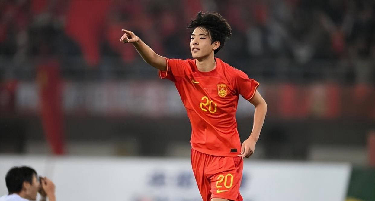 朱鹏宇启蒙恩师赞其大学生涯