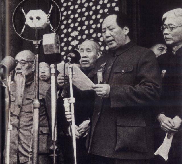 1949年新中国成立时,蒋介石尚未离开大陆,他在哪,又做了什么?