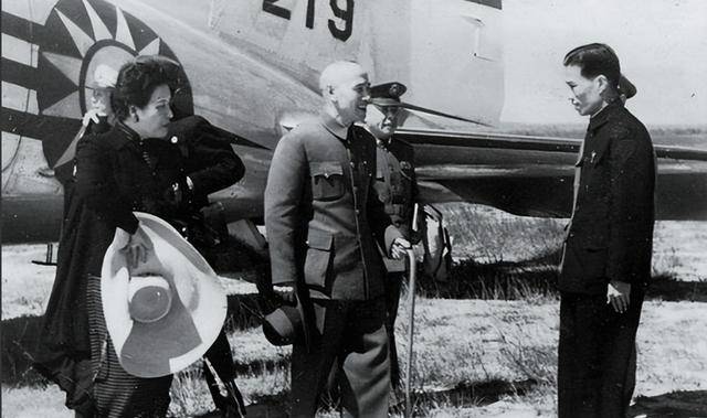 1949年新中国成立时,蒋介石尚未离开大陆,他在哪,又做了什么?