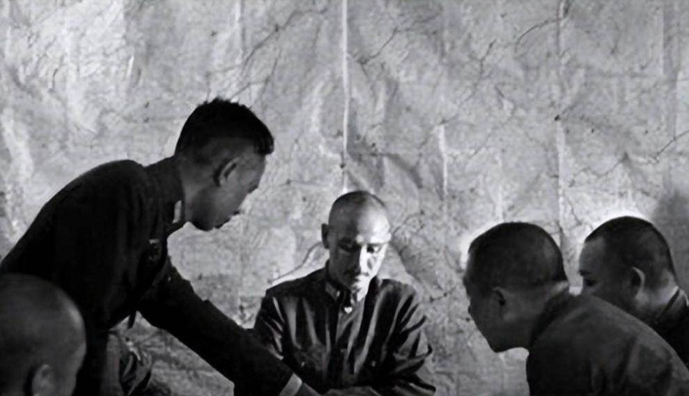 1949年新中国成立之时,蒋介石还在大陆,他在哪?又在做些什么?