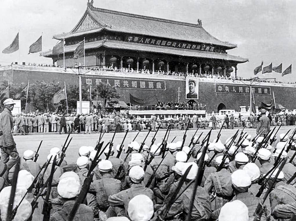 1949年新中国成立之时,蒋介石还在大陆,他在哪?又在做些什么?
