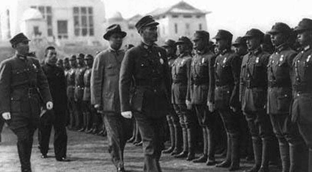 1949年新中国成立之时,蒋介石还在大陆,他在哪?又在做些什么?