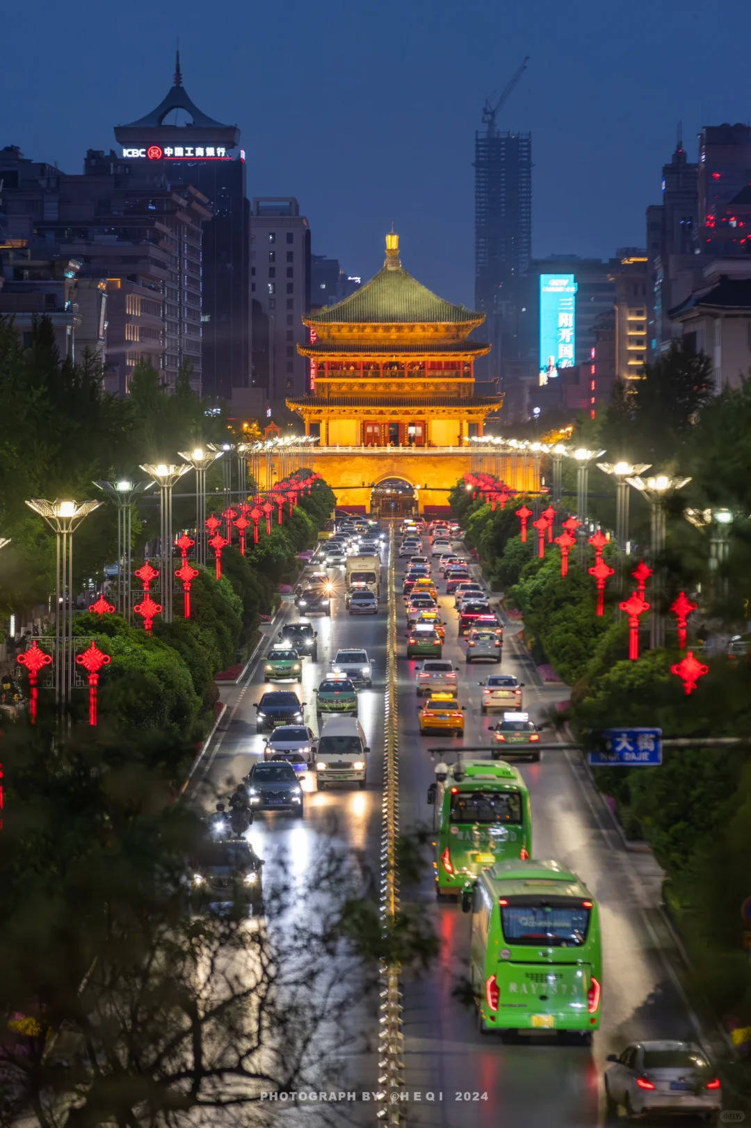 大唐不夜城西安地址在哪,西安不夜城坐标揭秘,正确玩法竟藏这里