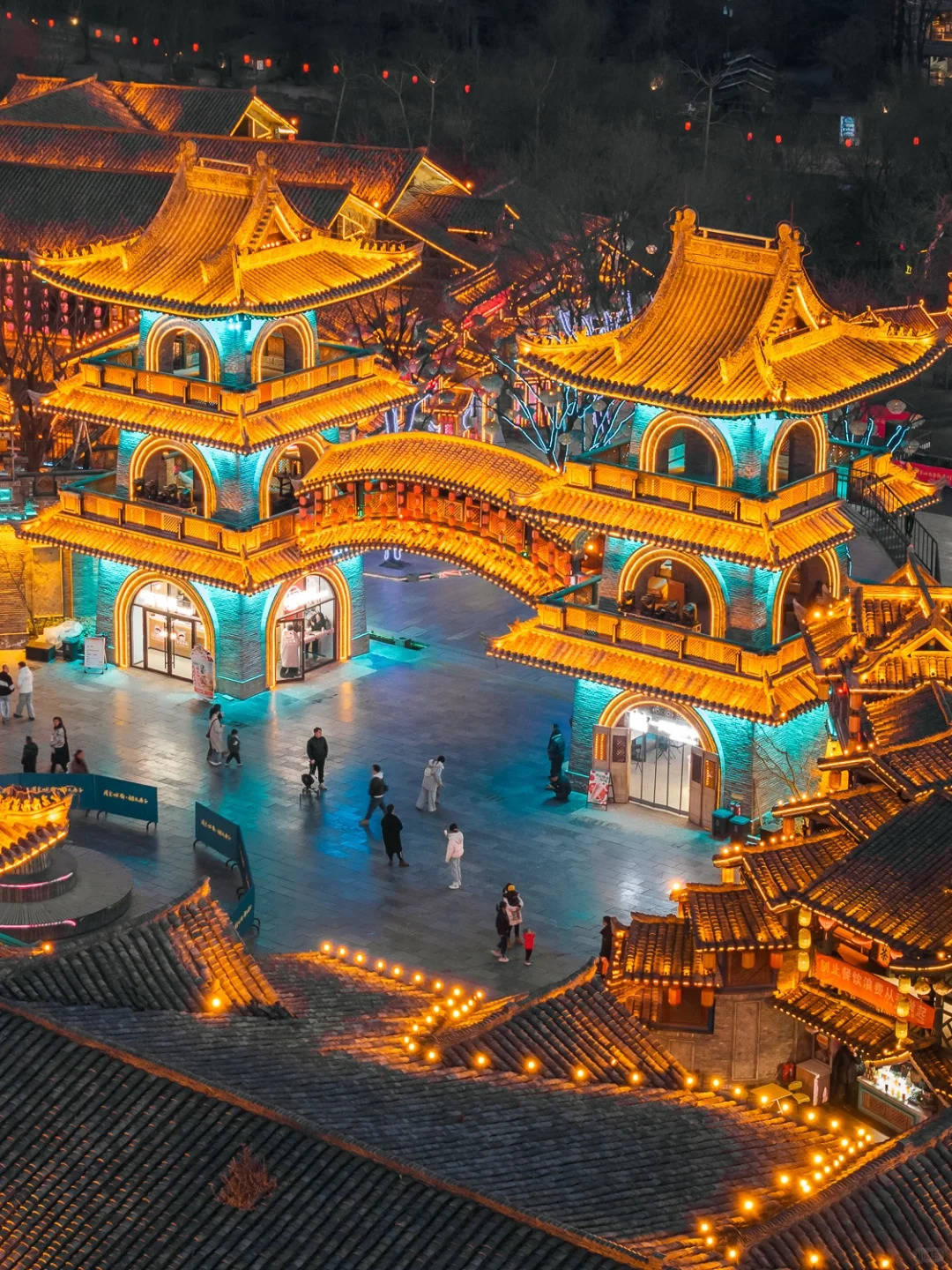 大唐不夜城在西安哪个位置,西安不夜城详细地址揭秘,99游客都走错入口