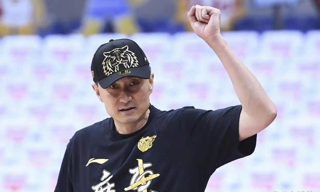 篮协即将公布禁赛处罚,杜锋的命运揭晓