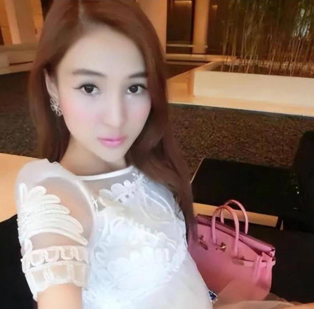 郭美美账号因持续炒作炫富拜金被封!炫富资金来源被扒,两次入狱仍不收手!