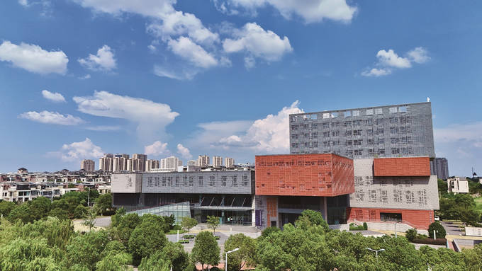 描画“三地”战略新蓝图 乘势而上谱写高质量发展丹徒新篇章