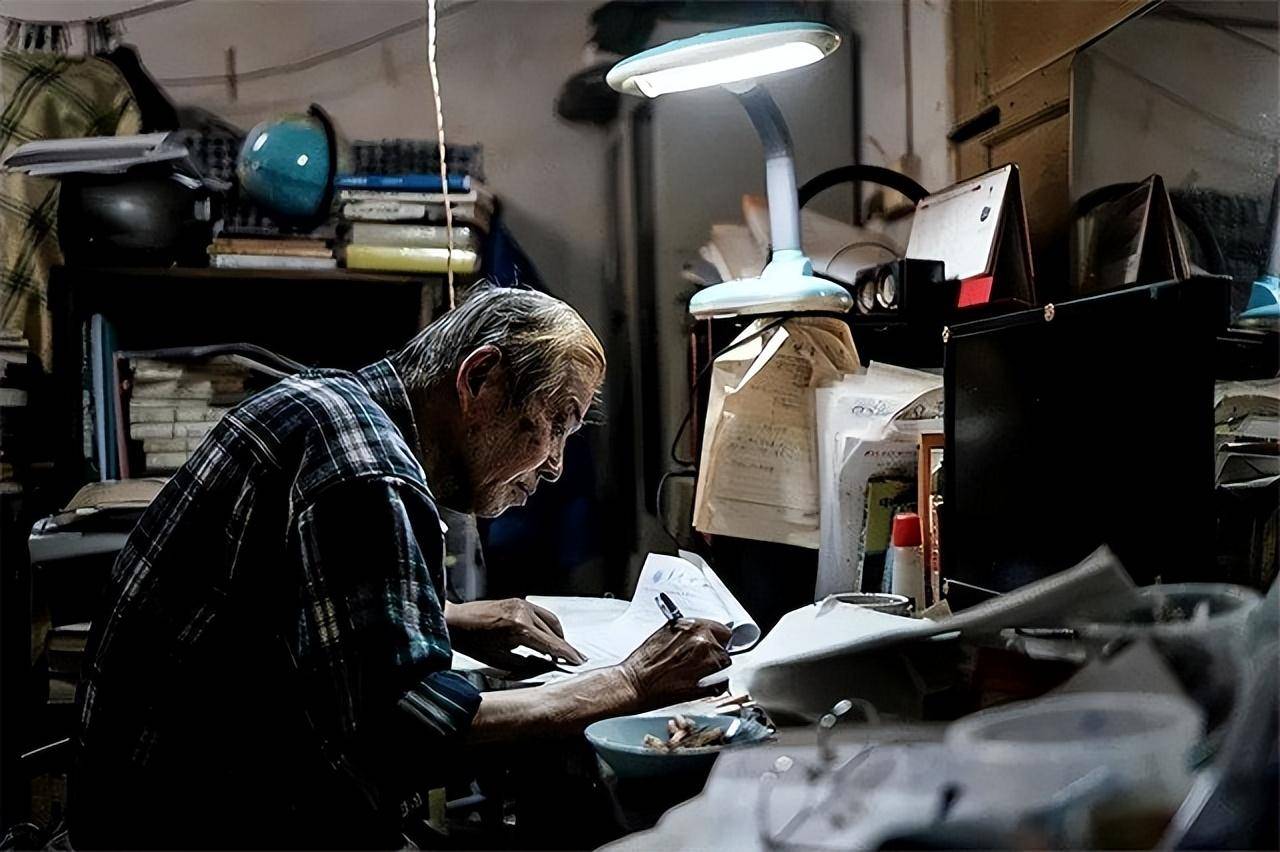 回顾:日本老人在武汉开店15年,工资3300元,将遗产捐给中国员工