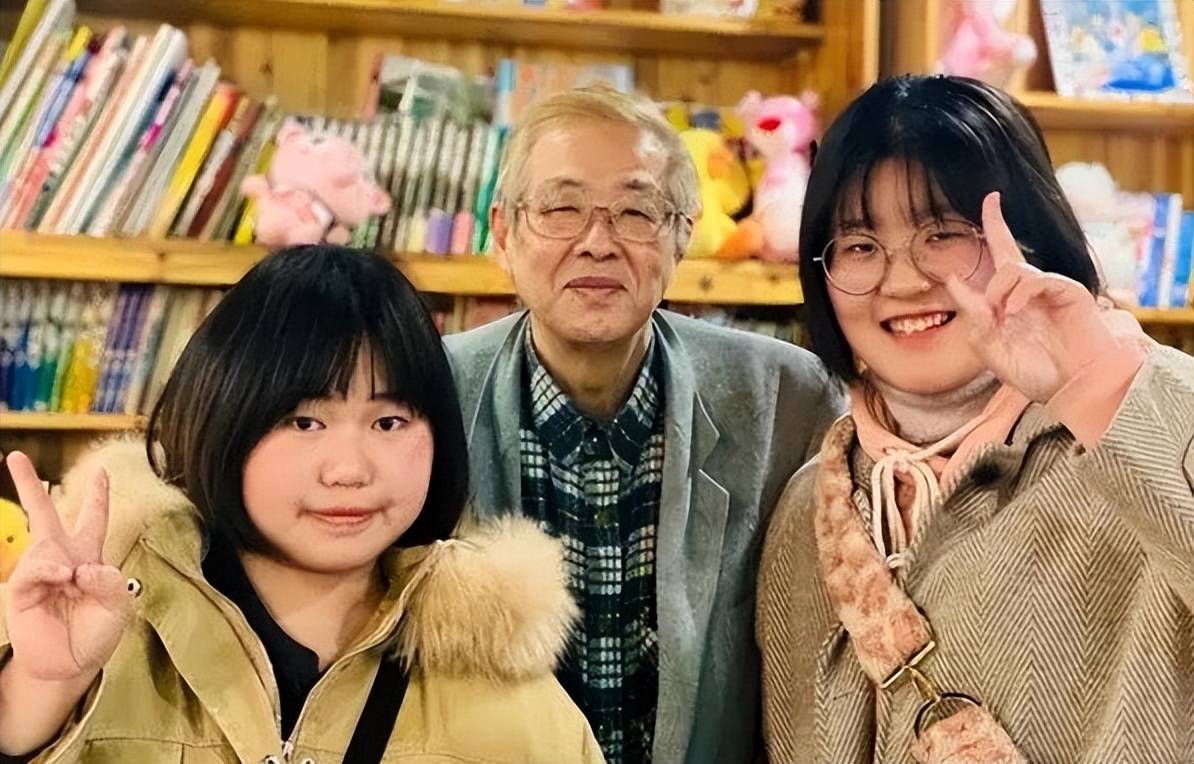 2007年日本老人迁居武汉,开店16年工资仅3300元:遗产都捐给员工